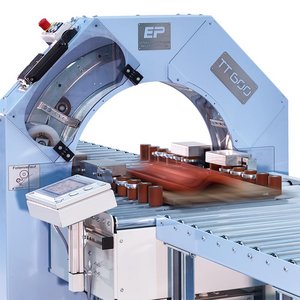 Wickelvorgang Dachziegel auf TrayTec Maschine
