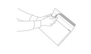 Verpackungsvorgang Klebeschutz abziehen